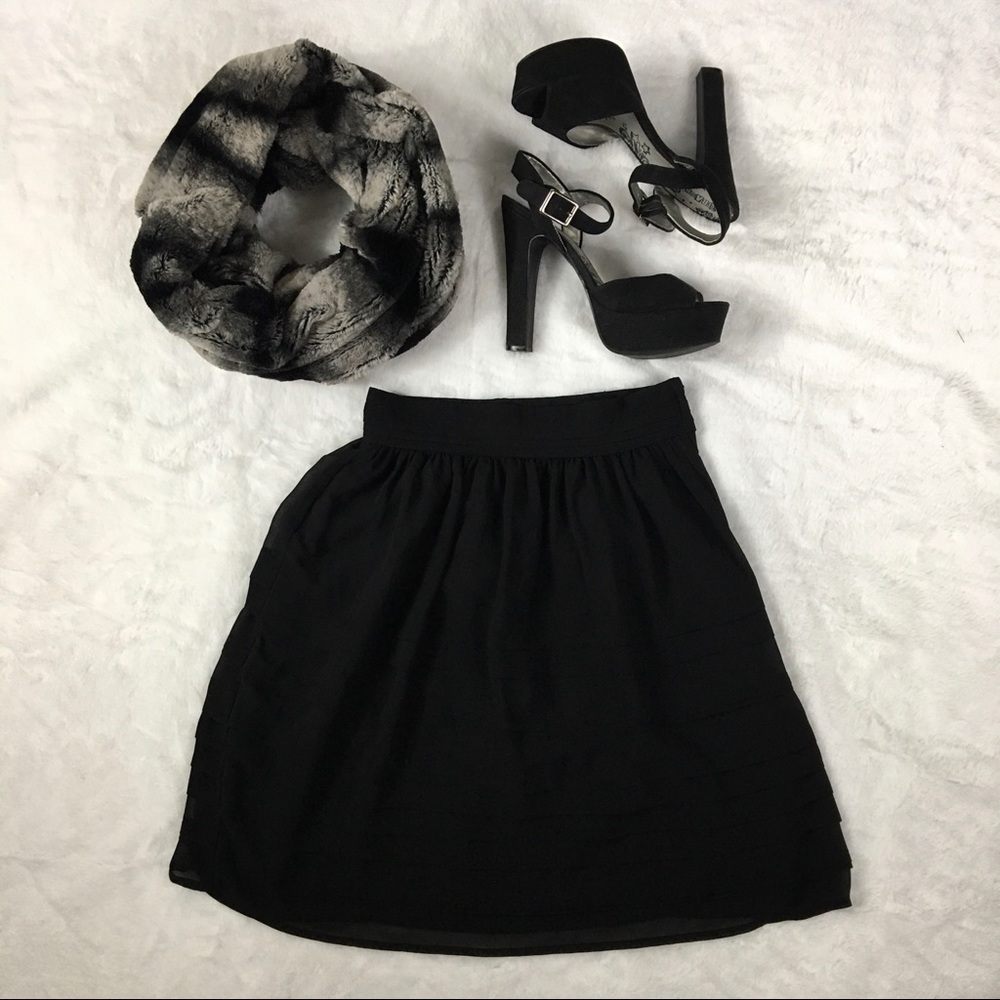 Black H&M ruffled chiffon skirt - Picture 1 of 8